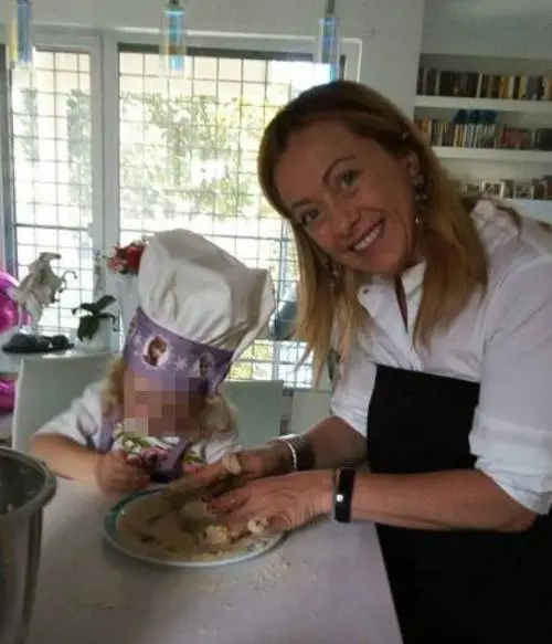 "Sarò il tuo tato". Fiorello sta con la Meloni