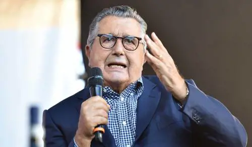 "Partito finito e sindacato fallito". Pure De Benedetti asfalta Schlein e Landini