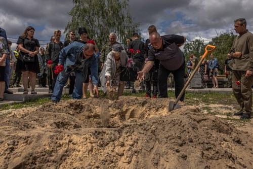 "Fu un missile dei filorussi ad abbattere il volo MH17". Ergastolo per i 3 condannati