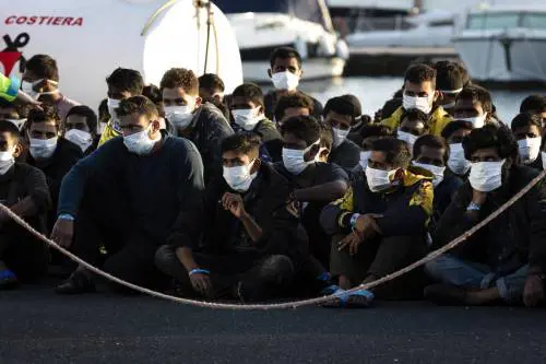Non solo i Soumahoro, tutti i legami tra il Pd e le coop che gestiscono i migranti