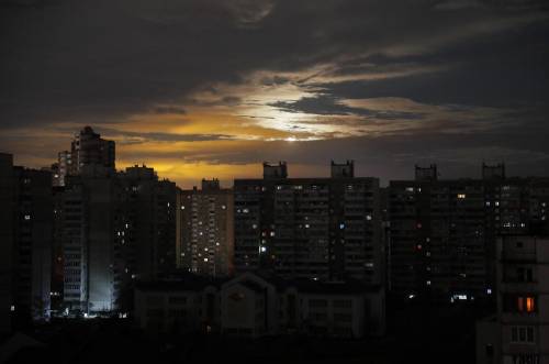 "Lasciate la città": inverno e blackout, il doppio incubo di Kiev