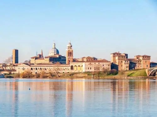 Mantova e la leggenda dei fiori di loto