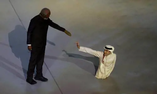 Morgan Freeman e Ghanim al Muftah alla cerimonia d'apertura di Qatar 2022