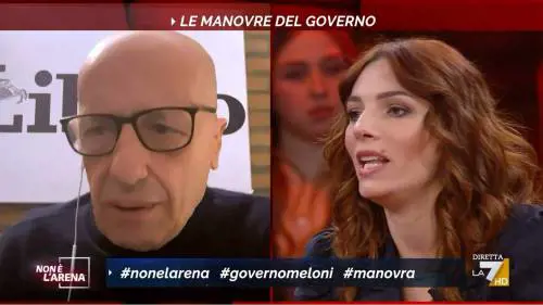 "Non sputare", "Castroneria". Botta e risposta tra Sallusti e la grillina