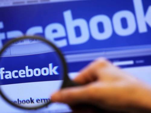 Mette "mi piace" su Facebook a due post contro la polizia penitenziaria: la sentenza