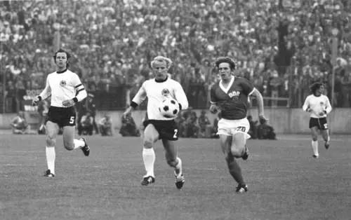 Quel "derby mondiale" tra le due Germanie che esaltò l'Est