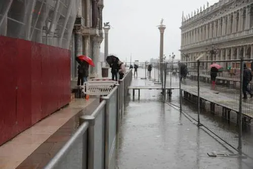 Nubifragi e trombe d'aria. Ma il Mose salva Venezia dalla marea dei record