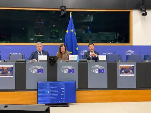 Da sinistra: Carlo Fidanza, Marilù Lucrezio, François-Xavier Bellamy