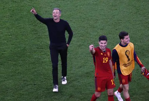 La Spagna è esagerata. Il mix baby-veterani porta in dote sette gol