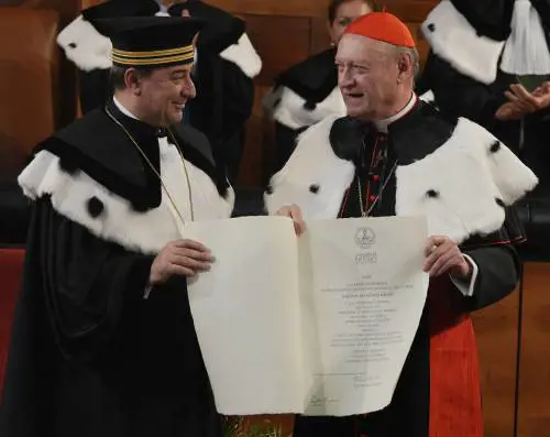La Cattolica laurea Ravasi. "Speranza virtù cristiana"