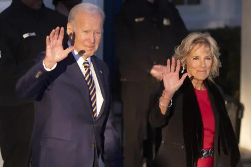 "Cosa hanno avuto in cambio?". Biden nella bufera per il matrimonio alla Casa Bianca