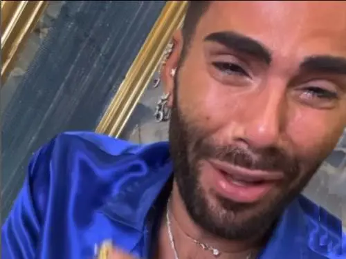 Federico Fashion Style in lacrime sui social: "Sto male"