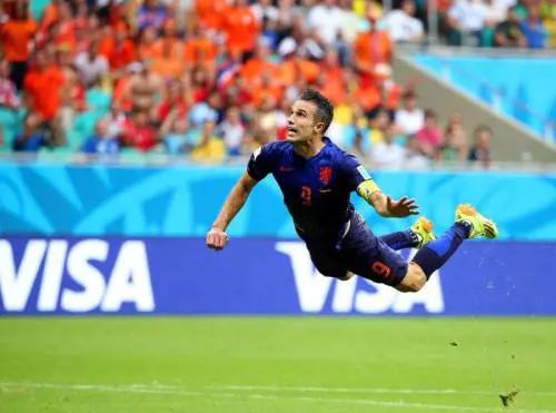 Van Persie prende il volo contro la Spagna