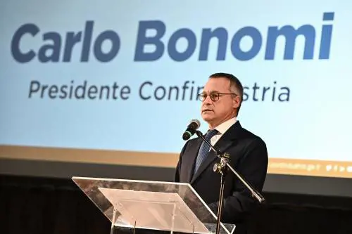 Rigassificatore di Piombino, la Toscana agevola Snam