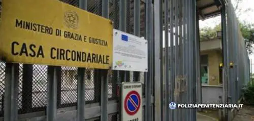 Donna accoltella il compagno e lo uccide: arrestata dai carabinieri