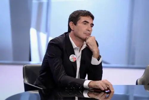 La gauche specula: esposto per processare il governo
