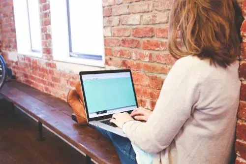 Pensioni, cambia Opzione donna: novità e requisiti 