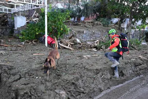 A Ischia diluvia, scatta la maxi evacuzione: via in 1.300