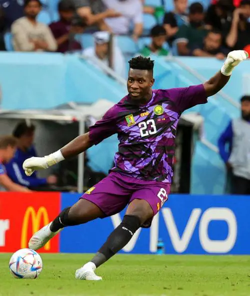 Song fa fuori Onana: il portiere dell'Inter in tribuna per motivi disciplinari