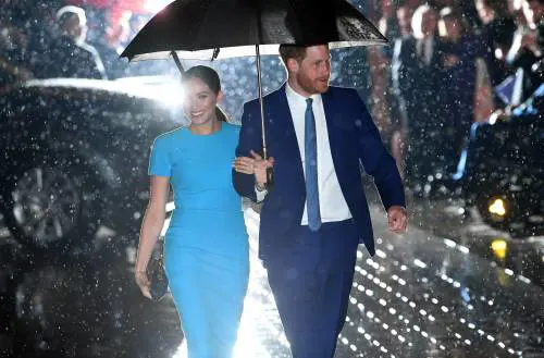 “Era preoccupata per Harry”. Cosa pensava davvero la Regina di Meghan