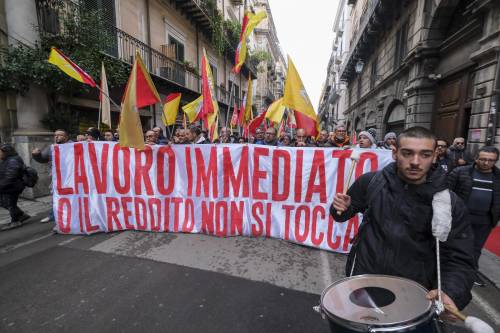 Palermo in piazza per difendere il reddito: ma è un flop