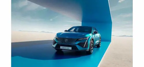 Peugeot da 130 anni sulle strade d'Italia, ma la storia non si ferma