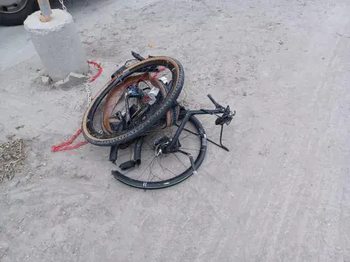 La bici distrutta di Rebellin