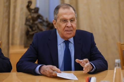 "È uomo di pace": il plauso di Lavrov alle parole del Cav