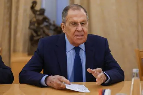 "È uomo di pace": il plauso di Lavrov alle parole del Cav