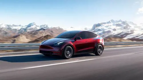 Tesla Model Y, nuove vernici dalla Gigafactory di Berlino