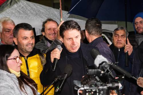 "Battaglia permanente, temo disordini". L'ultima provocazione di Conte sul reddito di cittadinanza