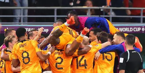 I giocatori festeggiano il 2-0 in Olanda-USA