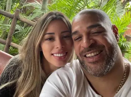 Cacciato di casa dopo 24 giorni: i guai di Adriano con la moglie