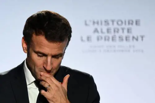 La grande paura che muove Macron