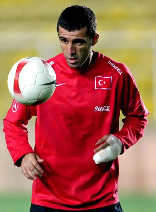Non nominare Hakan Sukur o vieni licenziato