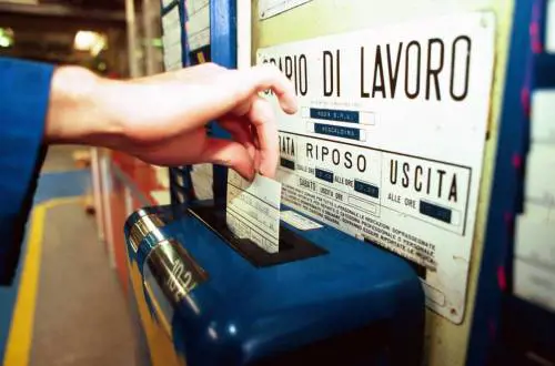 "Chi è sereno produce di più". Il cartellino va in pensione