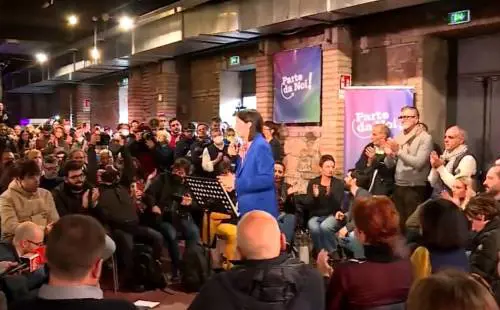 Rocco Tanica di Elio e le Storie Tese gela i dem: "Bella Ciao ha rotto il ca**o"