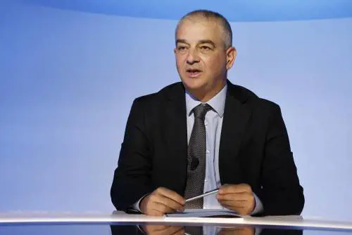 Botta e risposta tra Bankitalia e Fazzolari