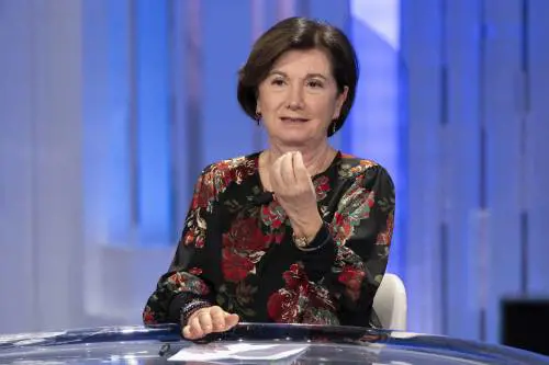  "Ha connotati razzisti". Il ministro Roccella smonta l'utero in affitto
