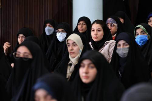 La forza delle donne oppresse dall'islam fanatico