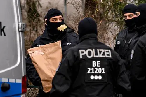 Berlino, sventato colpo di Stato. Presi estremisti fedeli al Reich