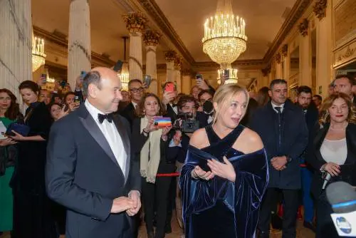 Alla fine il Boris in russo diventa un inno alla pace