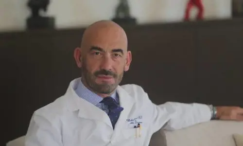 "Usati in modo scorretto e a sproposito". Bassetti lancia l'allarme sugli antibiotici