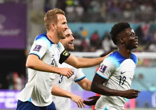 Gli inglesi esultano dopo una segnatura