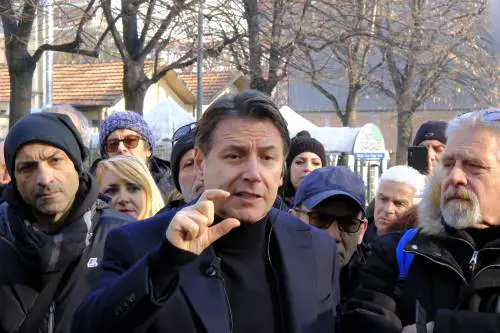 Conte nel campo largo di Emiliano