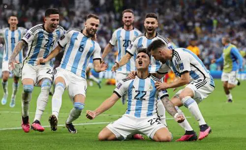 Al tango mondiale di Leo danzano i due Martinez. L'Argentina può sognare