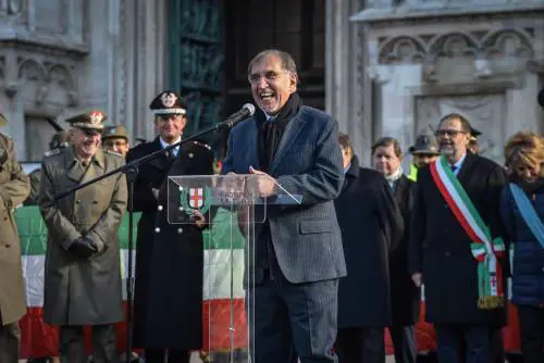 "Mini-naja volontaria". La Russa la rilancia e la sinistra impazzisce