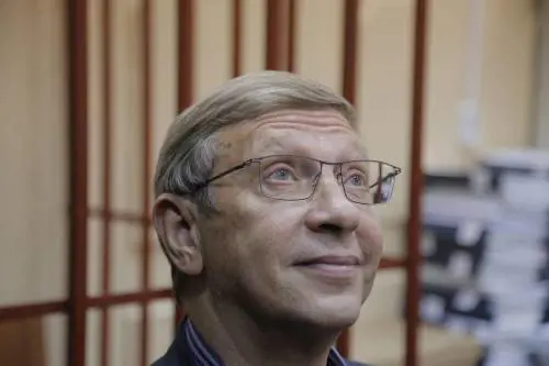Kiev confisca i beni di Yevtushenkov. "Un risarcimento per i danni dei russi"