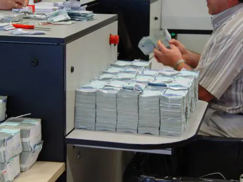 Tanti soldi danno la felicità. Ora lo dice anche la scienza