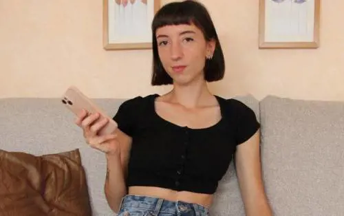 "Cacciata da Gardaland, su Onlyfans guadagno 5.000 euro al mese"